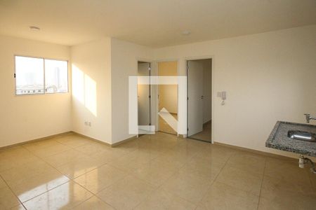 Sala e Cozinha de apartamento para alugar com 2 quartos, 30m² em Vila Alpina, São Paulo