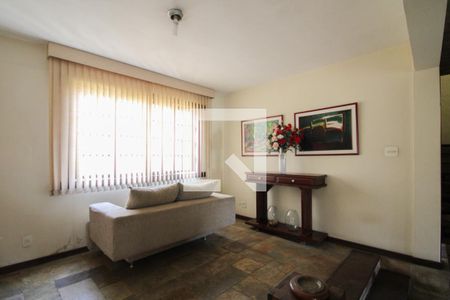 Sala  de casa à venda com 4 quartos, 250m² em Planalto, Belo Horizonte