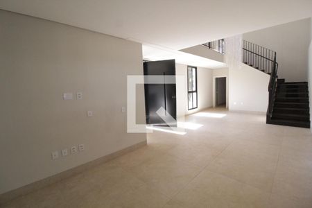 Sala de casa de condomínio para alugar com 4 quartos, 356m² em Aclimação, Uberlândia