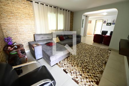 Sala de casa de condomínio para alugar com 4 quartos, 290m² em Jardim Atlântico, Goiânia