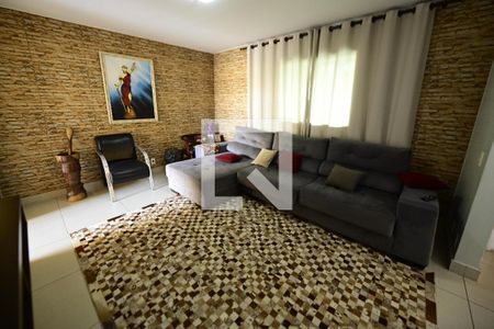 Sala de casa de condomínio para alugar com 4 quartos, 290m² em Jardim Atlântico, Goiânia