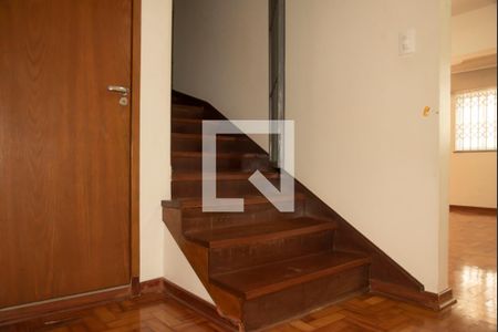 Sala - Acesso ao Piso Superior de casa à venda com 3 quartos, 390m² em Vila da Saúde, São Paulo