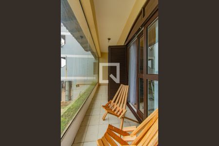 Varanda de casa à venda com 3 quartos, 200m² em Mathias Velho, Canoas