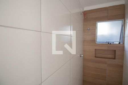 Banheiro de apartamento para alugar com 1 quarto, 45m² em Parque Edu Chaves, São Paulo