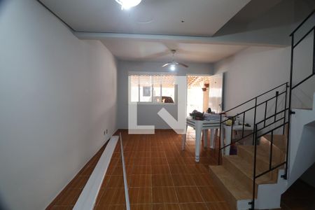 Sala de casa de condomínio à venda com 2 quartos, 104m² em Rio Branco, Canoas