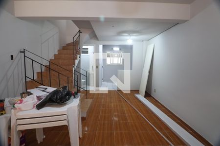 Sala de casa de condomínio para alugar com 2 quartos, 104m² em Rio Branco, Canoas