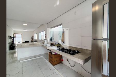 Cozinha de casa à venda com 3 quartos, 170m² em Renascença, Belo Horizonte