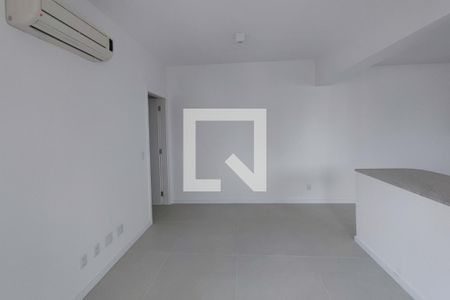 Sala de apartamento à venda com 1 quarto, 61m² em Cambuí, Campinas