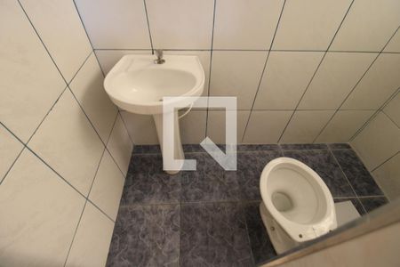 Banheiro de apartamento para alugar com 1 quarto, 40m² em Parque Peruche, São Paulo