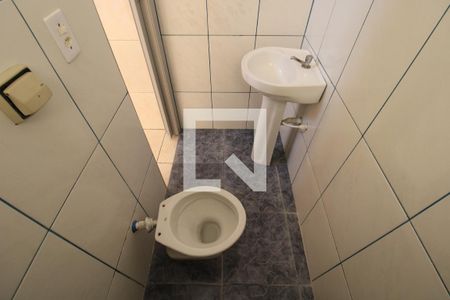 Banheiro de apartamento para alugar com 1 quarto, 40m² em Parque Peruche, São Paulo