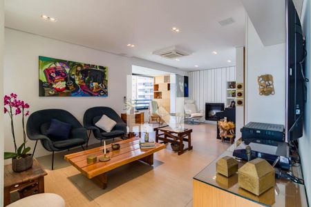 Apartamento para alugar com 250m², 4 quartos e 5 vagasSala 