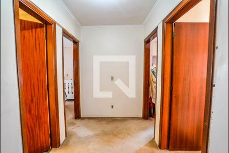 Corredor de apartamento para alugar com 3 quartos, 137m² em Santa Terezinha, Santo André