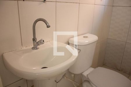 Banheiro de casa para alugar com 1 quarto, 25m² em Jardim Goncalves, Itaquaquecetuba