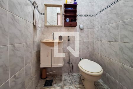 Casa à venda com 470m², 5 quartos e 4 vagas Casa à venda com 470m², 5 quartos e 4 vagasBanheiro Social 1