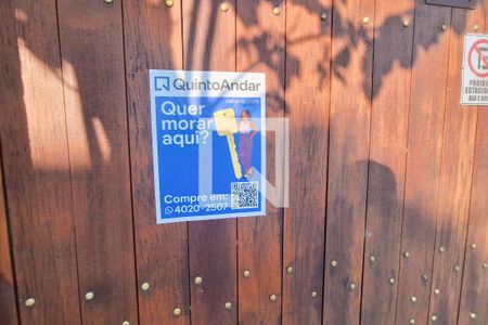 Casa à venda com 470m², 5 quartos e 4 vagas Casa à venda com 470m², 5 quartos e 4 vagasplaca