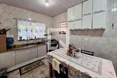 Casa à venda com 470m², 5 quartos e 4 vagas Casa à venda com 470m², 5 quartos e 4 vagasCozinha