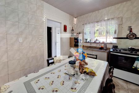 Casa à venda com 470m², 5 quartos e 4 vagas Casa à venda com 470m², 5 quartos e 4 vagasCozinha