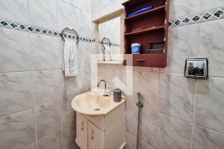 Casa à venda com 470m², 5 quartos e 4 vagas Casa à venda com 470m², 5 quartos e 4 vagasBanheiro Social 1