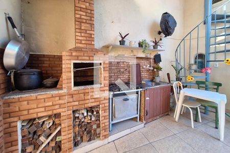 Casa à venda com 470m², 5 quartos e 4 vagas Casa à venda com 470m², 5 quartos e 4 vagasChurrasqueira