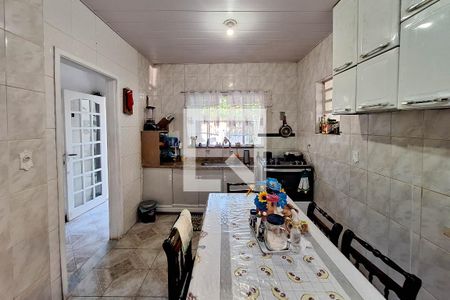 Casa à venda com 470m², 5 quartos e 4 vagas Casa à venda com 470m², 5 quartos e 4 vagasCozinha