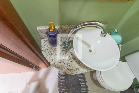 Lavabo de casa de condomínio para alugar com 4 quartos, 121m² em Uberaba, Curitiba