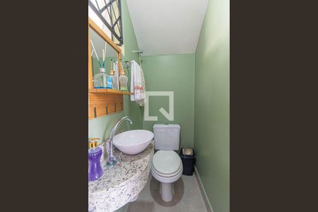 Lavabo de casa de condomínio para alugar com 4 quartos, 121m² em Uberaba, Curitiba