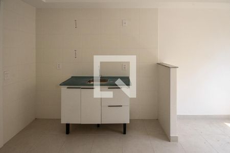 Cozinha de apartamento para alugar com 1 quarto, 27m² em Vila Ema, São Paulo