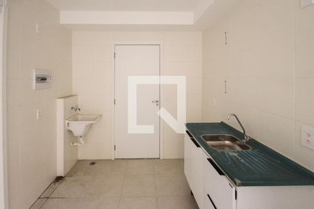 Cozinha de apartamento para alugar com 1 quarto, 27m² em Vila Ema, São Paulo