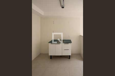 Cozinha de apartamento para alugar com 1 quarto, 27m² em Vila Ema, São Paulo