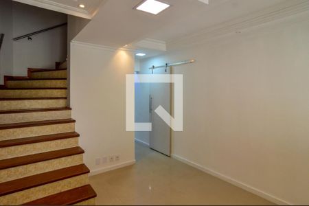 Sala de casa de condomínio à venda com 2 quartos, 90m² em Jardim Regina Alice, Barueri