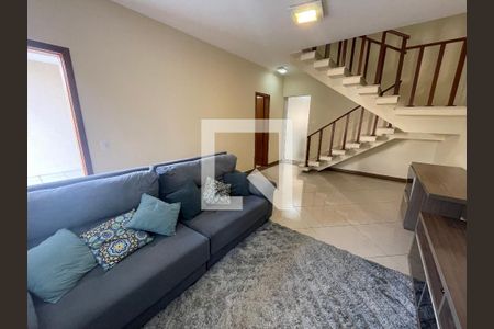 Sala de casa de condomínio à venda com 3 quartos, 154m² em Jardim Carolina, Jundiaí