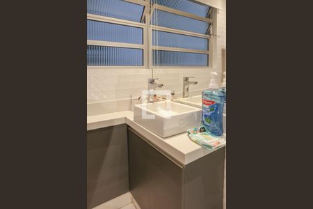 Lavabo de apartamento para alugar com 2 quartos, 87m² em Perdizes, São Paulo