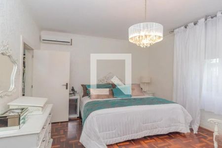 Quarto  de casa à venda com 4 quartos, 319m² em Cristo Rei, São Leopoldo