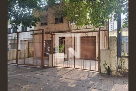 Casa à venda com 3 quartos, 246m² em Passo d’Areia, Porto Alegre