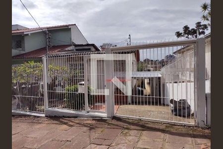 Casa à venda com 2 quartos, 230m² em Chácara das Pedras, Porto Alegre