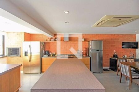 Casa à venda com 4 quartos, 320m² em Chácara das Pedras, Porto Alegre