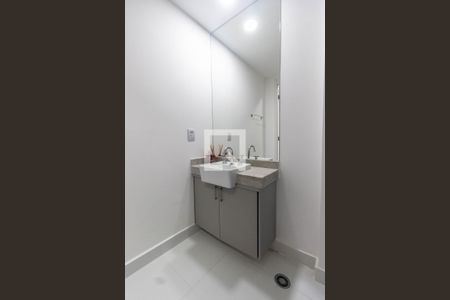 Banheiro de apartamento à venda com 1 quarto, 28m² em Parada Inglesa, São Paulo