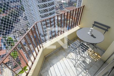 Varanda de apartamento para alugar com 3 quartos, 76m² em Vila Gumercindo, São Paulo