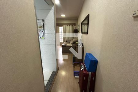 Corredor de apartamento para alugar com 2 quartos, 58m² em Vila Urupes, Suzano