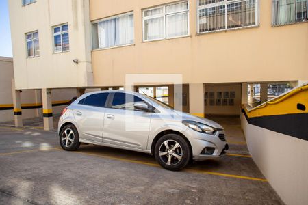 Garagem de apartamento para alugar com 3 quartos, 81m² em Santa Tereza, Belo Horizonte