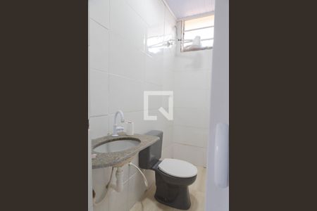 Banheiro de casa para alugar com 2 quartos, 50m² em Vila Barros, Guarulhos