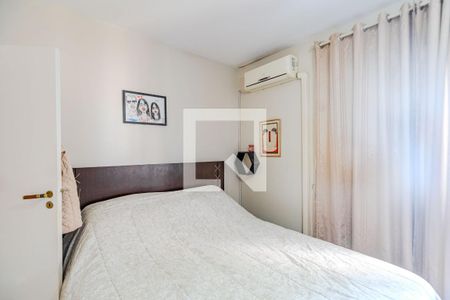 Quarto 1 de apartamento para alugar com 2 quartos, 86m² em Santo Antônio, Porto Alegre