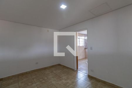 Quarto de casa para alugar com 2 quartos, 400m² em Vila Rosaria, São Paulo