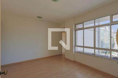 Sala de TV de apartamento à venda com 4 quartos, 204m² em Santo Antônio, Belo Horizonte