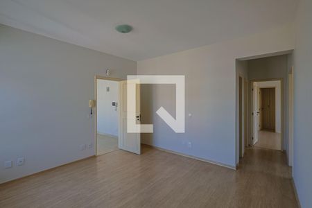 Sala de TV de apartamento à venda com 4 quartos, 204m² em Santo Antônio, Belo Horizonte