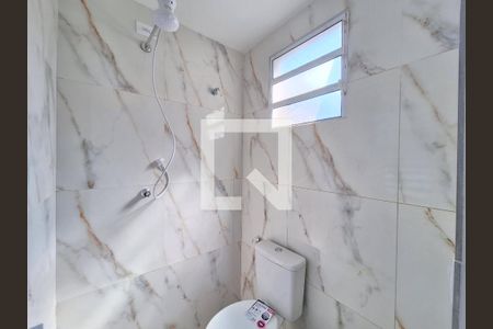 Banheiro  de kitnet/studio para alugar com 1 quarto, 18m² em Vila Romana, São Paulo