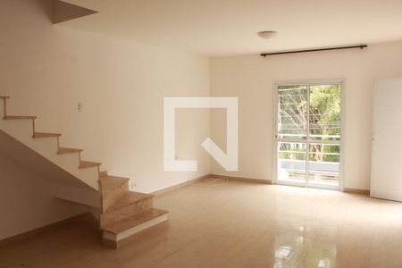 Sala de casa para alugar com 3 quartos, 135m² em Jardim Semiramis, Cotia