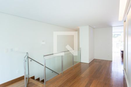 Casa de condomínio à venda com 524m², 4 quartos e 4 vagas Casa de condomínio à venda com 524m², 4 quartos e 4 vagashall dos quartos