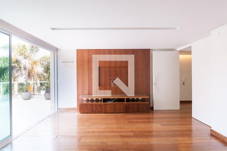 Casa de condomínio à venda com 524m², 4 quartos e 4 vagas Casa de condomínio à venda com 524m², 4 quartos e 4 vagassuite master