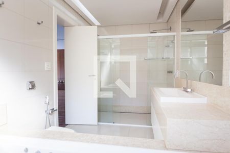 Casa de condomínio à venda com 524m², 4 quartos e 4 vagas Casa de condomínio à venda com 524m², 4 quartos e 4 vagasbanheiro suite master